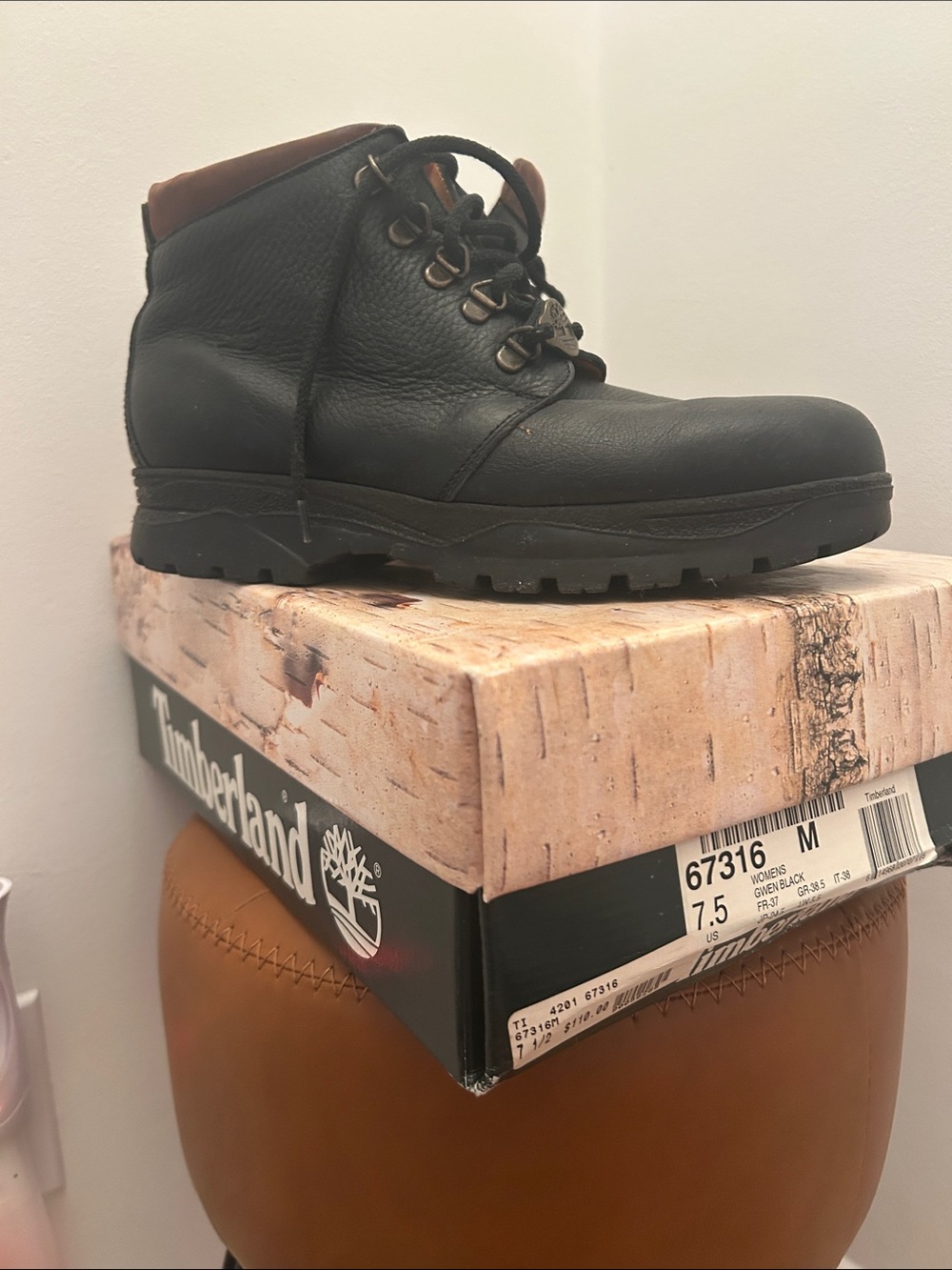 Timberland Black Leather Lace-Up Ankle Boots with Brown Collar